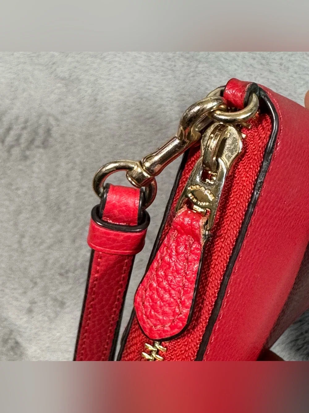 Coach Women’s Red Pebbled Leather Accordion Zip Wallet Wristlet Gold Hardware